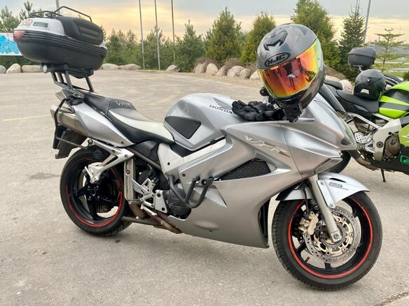 2006 Honda VFR 800, серый, 480000 рублей - вид 2