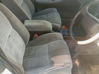 1990 Toyota Crown VIII (S130), белый, 300000 рублей, вид 3