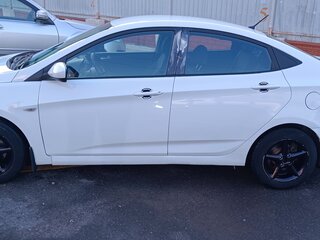 2014 Hyundai Solaris I Рестайлинг, белый, 510000 рублей, вид 4