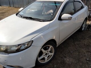 2010 Kia Cerato 4-speed II, белый, 550000 рублей, вид 4