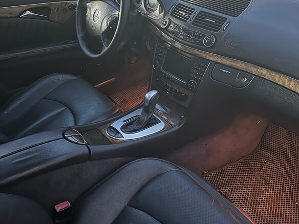 2004 Mercedes-Benz E-Класс 200 III (W211, S211), серебристый, 1300000 рублей - вид 10