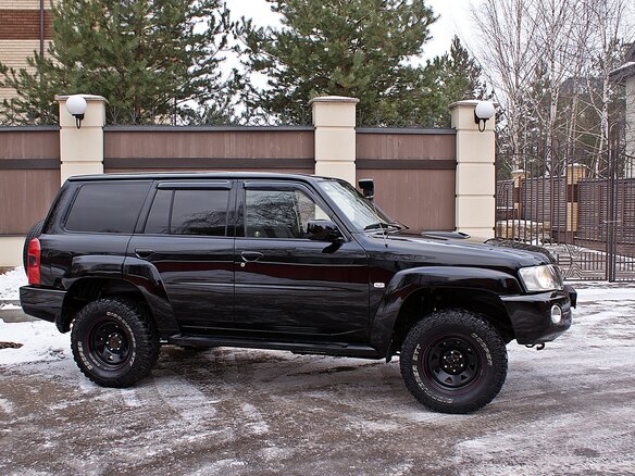 2004 Nissan Patrol V (Y61) Рестайлинг, чёрный - вид 3