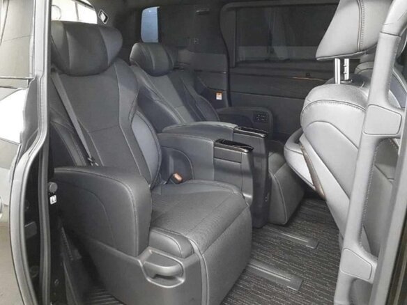2023 Toyota Alphard IV, чёрный, 7787521 рублей - вид 7