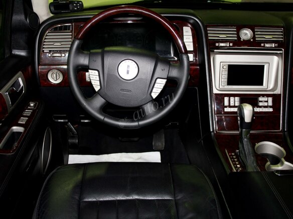2004 Lincoln Navigator 6-speed II, чёрный - вид 5