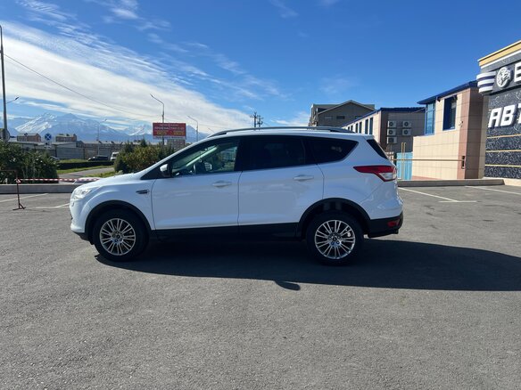 2016 Ford Kuga II, белый, 1600000 рублей - вид 5