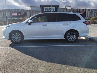2015 Toyota Corolla Fielder XI (E160, E170, E180) Рестайлинг 1, белый, 1475000 рублей, вид 3
