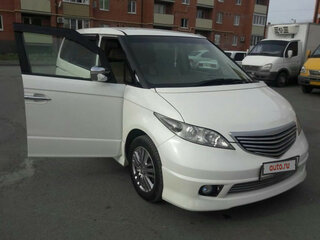 2005 Honda Elysion I, белый, 1200000 рублей, вид 2