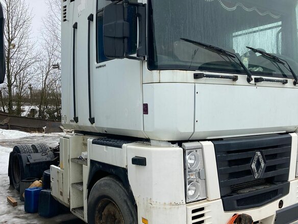 2000 Renault Magnum, белый, 750000 рублей - вид 1