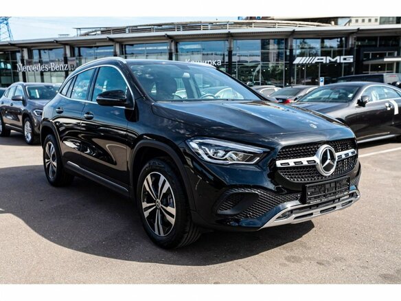 2020 Mercedes-Benz GLA 200 II (H247), чёрный - вид 2