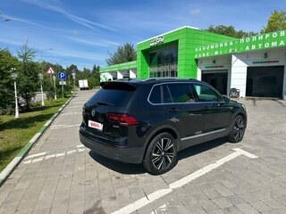 2018 Volkswagen Tiguan II, чёрный, 2400000 рублей, вид 3