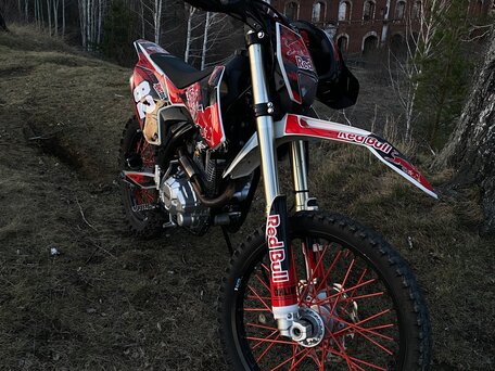 2021 GR GR2, красный, 160000 рублей, вид 2