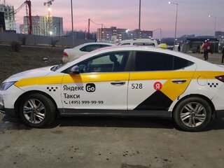 2019 Hyundai Elantra VI (AD) Рестайлинг, белый, 1300000 рублей, вид 2