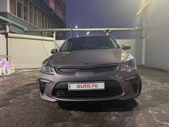 2017 Kia Rio IV, коричневый, 1250000 рублей - вид 2