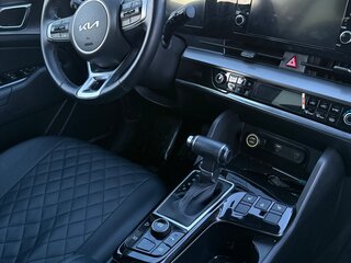 2022 Kia Sportage V, красный, 3500000 рублей, вид 3