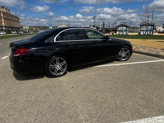 2017 Mercedes-Benz E-Класс 200 V (W213, S213, C238), чёрный, 3450000 рублей, вид 5