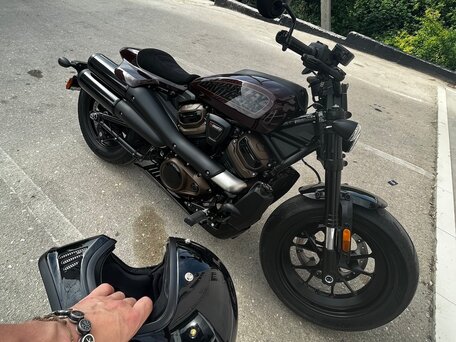 2021 Harley-Davidson Sportster S, красный, 1800000 рублей, вид 2