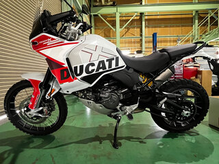 2022 Ducati DesertX, белый, 1250000 рублей, вид 2