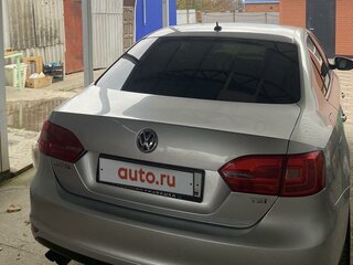 2013 Volkswagen Jetta VI, серебристый, 950000 рублей, вид 4