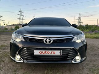 2017 Toyota Camry VII (XV50) Рестайлинг 2, чёрный, 1870000 рублей, вид 2