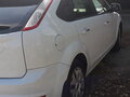 2010 Ford Focus II Рестайлинг, белый - вид 2