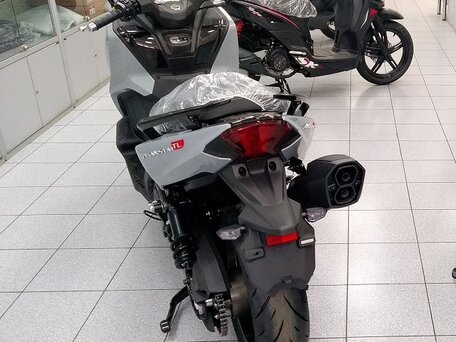 2025 Sym Maxsym TL 500, серый, 825990 рублей, вид 4