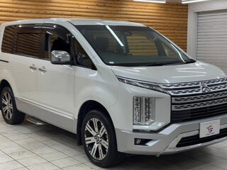 2023 Mitsubishi Delica D:5 I Рестайлинг, серебристый, 2190000 рублей, вид 3