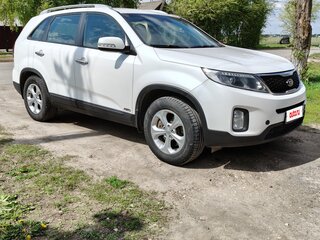 2013 Kia Sorento II Рестайлинг, белый, 1700000 рублей, вид 3
