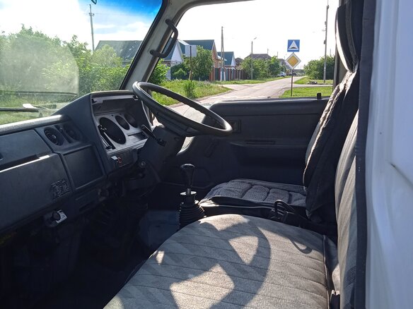 1992 Toyota Dyna, белый, 500000 рублей - вид 6