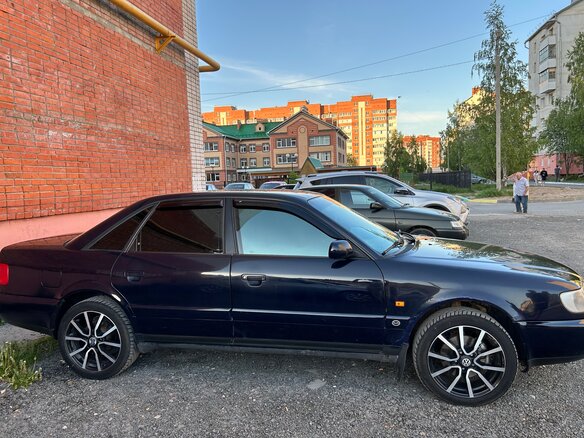 1995 Audi A6 I (C4), синий, 450000 рублей - вид 2