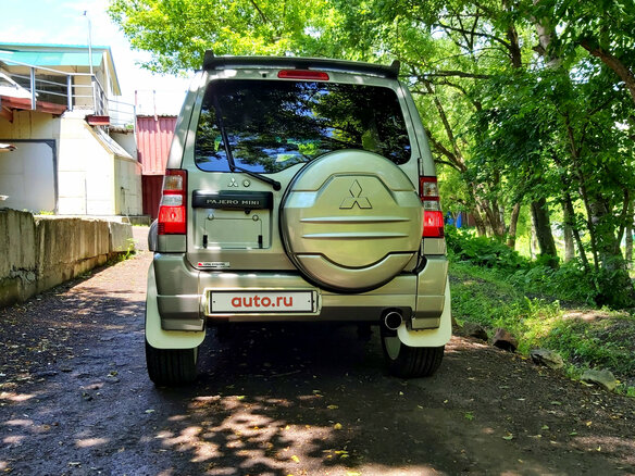 2004 Mitsubishi Pajero Mini II, серебристый - вид 5