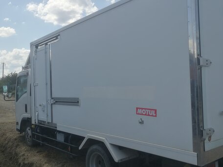2017 Isuzu Elf (N-series), белый, 3000000 рублей, вид 3