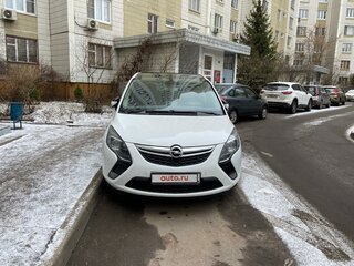 2013 Opel Zafira C, белый, 1400000 рублей, вид 2