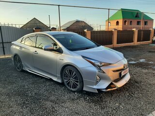 2018 Toyota Prius IV (XW50), серый, 2100000 рублей, вид 2