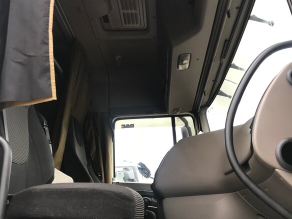 2018 DAF XF 105, серебристый - вид 12