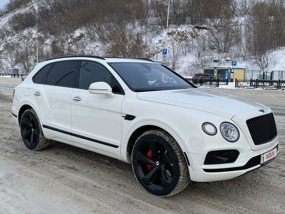 2019 Bentley Bentayga I, белый, 11400000 рублей - вид 2