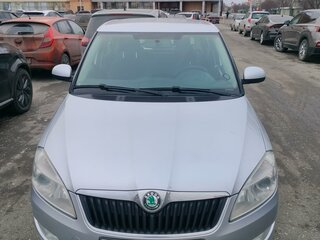 2011 Skoda Fabia II Рестайлинг, серый, 1050000 рублей, вид 2