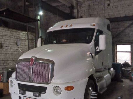 2003 Kenworth T2000, белый, 1300000 рублей, вид 1