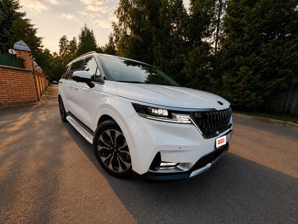 2021 Kia Carnival IV, белый - вид 3