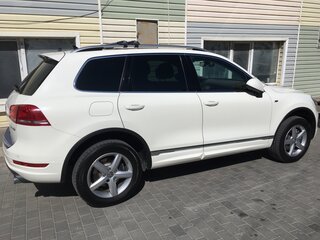 2011 Volkswagen Touareg II, белый, 2750000 рублей, вид 3
