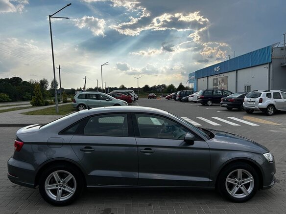 2019 Audi A3 III (8V) Рестайлинг, серебристый, 2200000 рублей - вид 2