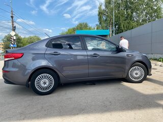 2016 Kia Rio III Рестайлинг, серый, 700000 рублей, вид 5