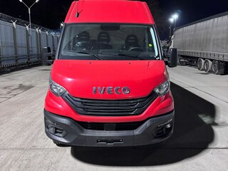 2024 Iveco Daily, красный, 8500000 рублей, вид 3