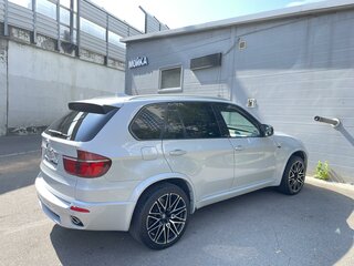 2009 BMW X5 35d II (E70), серебристый, 2328000 рублей, вид 2