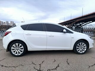 2012 Opel Astra J, белый, 800000 рублей, вид 3