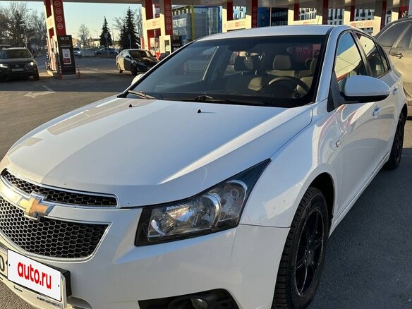 2012 Chevrolet Cruze I, белый, 700000 рублей