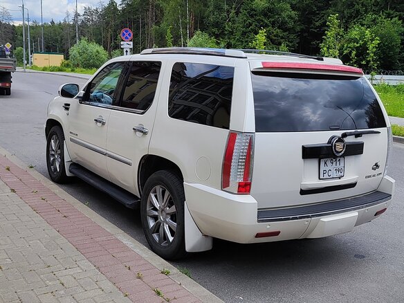 2011 Cadillac Escalade III, белый, 2150000 рублей - вид 3