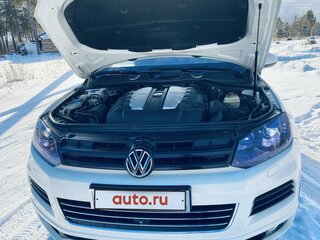 2011 Volkswagen Touareg II, белый, 2100000 рублей, вид 3