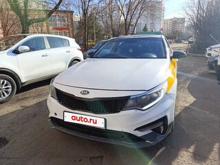 2019 Kia Optima IV Рестайлинг, белый, 900000 рублей, вид 2