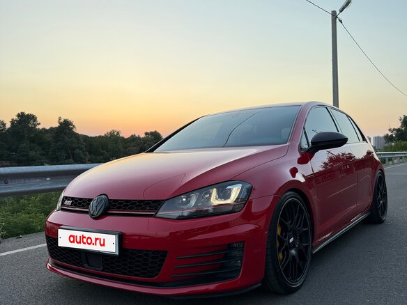 2013 Volkswagen Golf GTI VII, красный, 2350000 рублей - вид 7