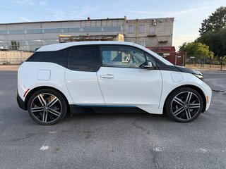 2017 BMW i3 REX 94Ah S I (I01) Рестайлинг, белый, 2250000 рублей, вид 4